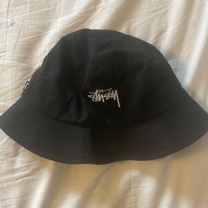Stussy bucket hat